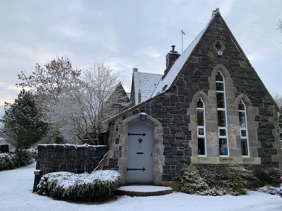 Old Schoolhouse, Galgorm Villa Bagian luar foto